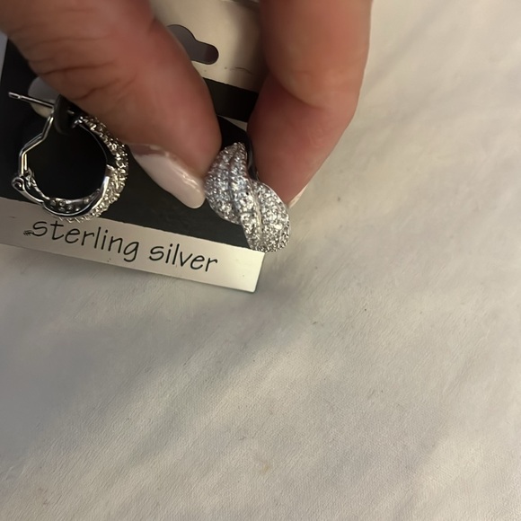 NES GROUP Earrings *NWT* - Picture 2 of 3